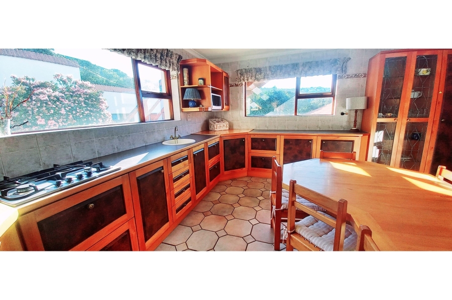 6 Bedroom Property for Sale in Brenton On Sea Western Cape